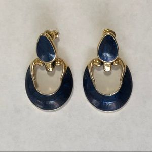 Dangle earrings